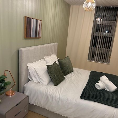 Central Birmingham City Apartment -Smart Tv - Free Parking Onsite Bagian luar foto