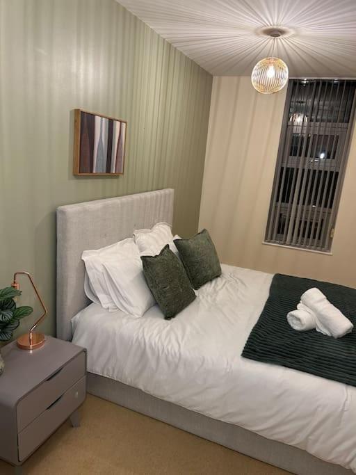 Central Birmingham City Apartment -Smart Tv - Free Parking Onsite Bagian luar foto