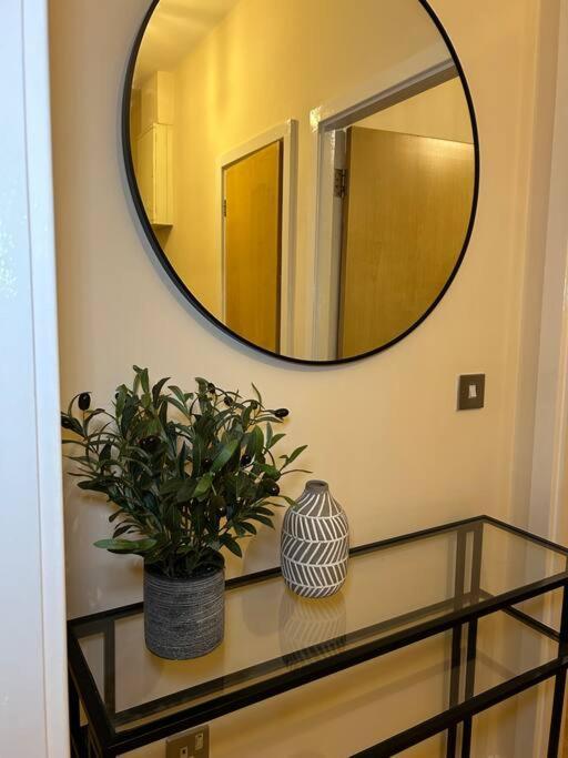 Central Birmingham City Apartment -Smart Tv - Free Parking Onsite Bagian luar foto