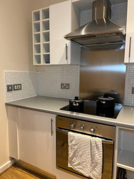 Central Birmingham City Apartment -Smart Tv - Free Parking Onsite Bagian luar foto